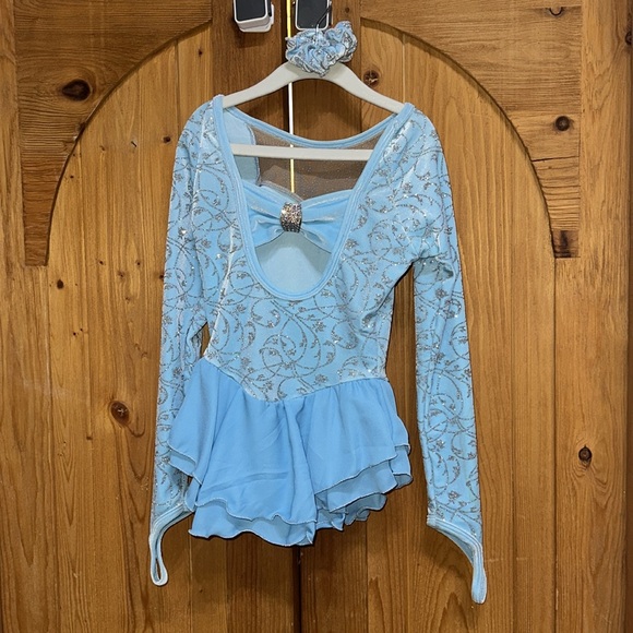Jerry’s Girls Figure Skating Dress With Matching Hair Scrunchie - Size 4/6 - Picture 2 of 6